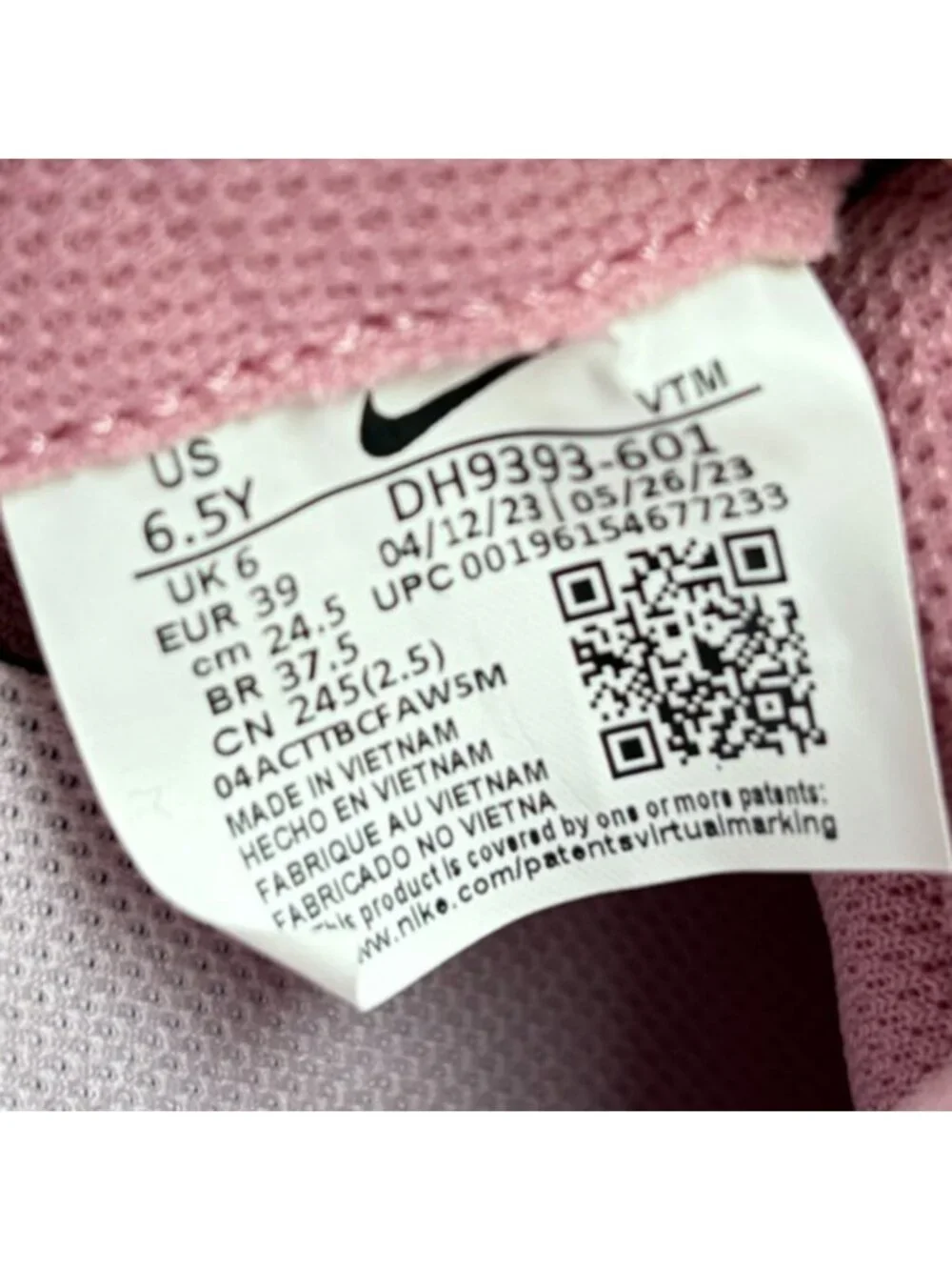 Nike Air Max INTRLK Lite Girls Size 6.5Y Pink Athletic Running Shoes Sneakers